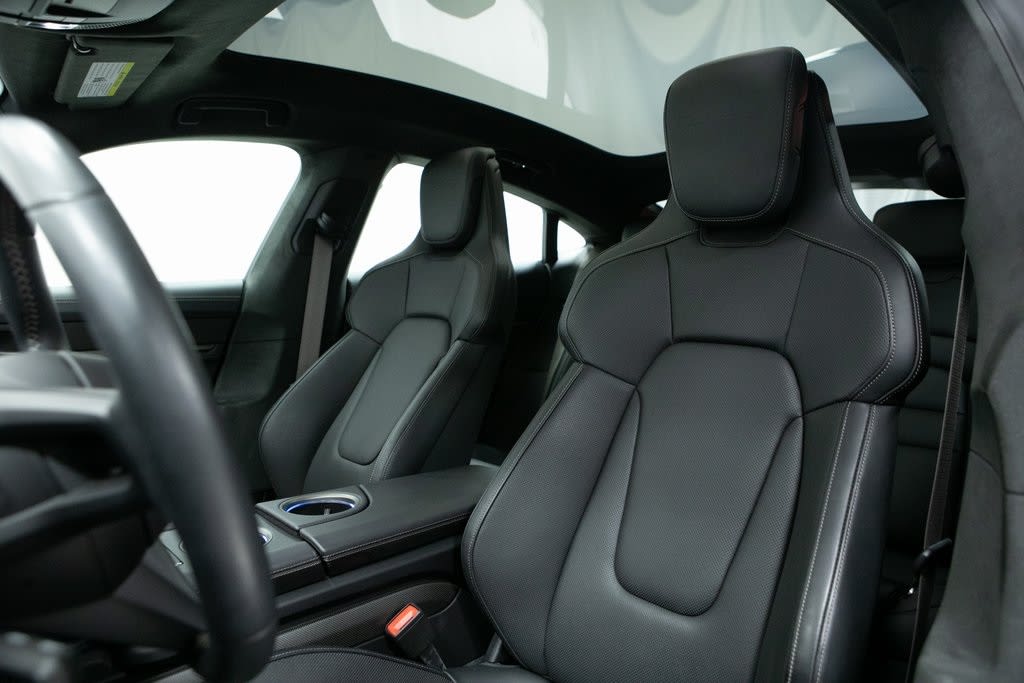 Thumbnail: 2025 Porsche Taycan - 7