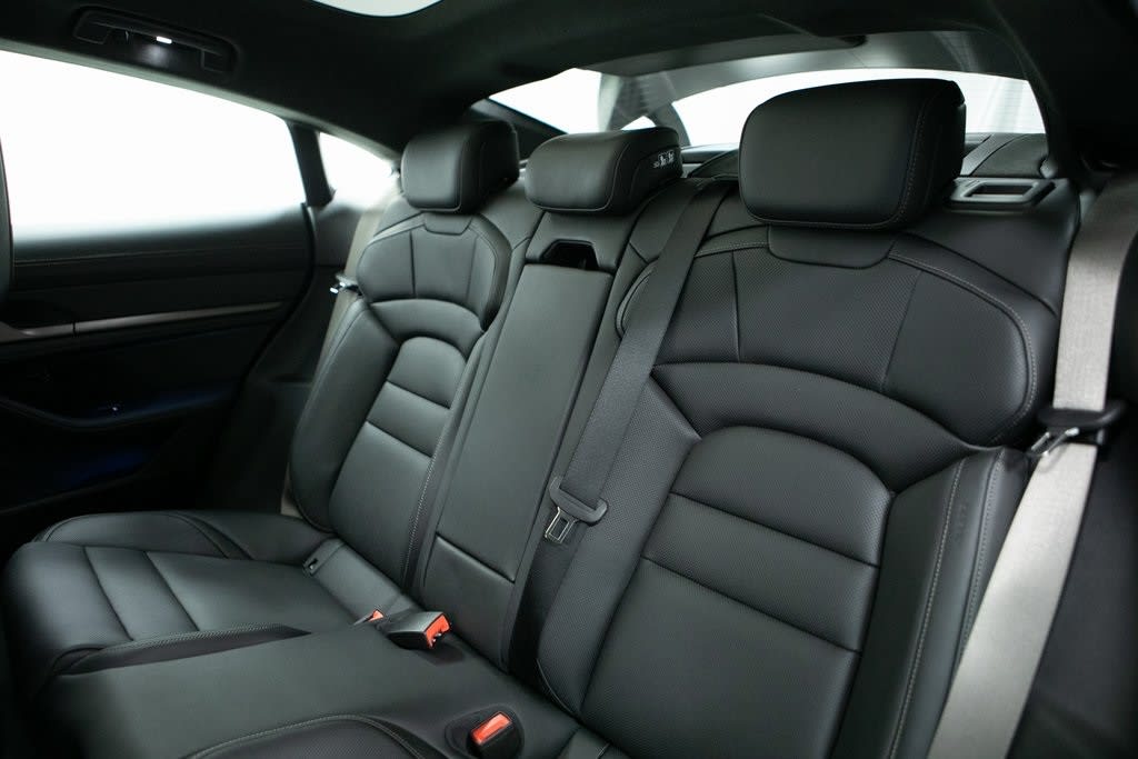 Thumbnail: 2025 Porsche Taycan - 29