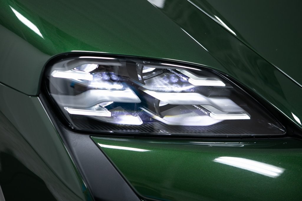 Thumbnail: 2025 Porsche Taycan - 31