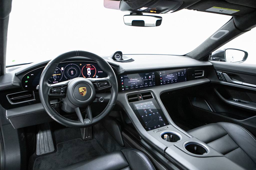 Thumbnail: 2022 Porsche Taycan - 8