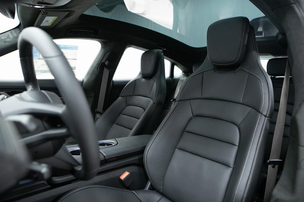 Thumbnail: 2026 Porsche Taycan - 9