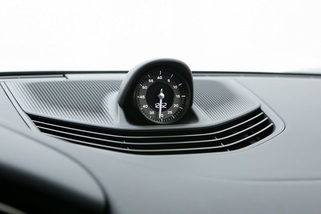 Thumbnail: 2026 Porsche Taycan - 28