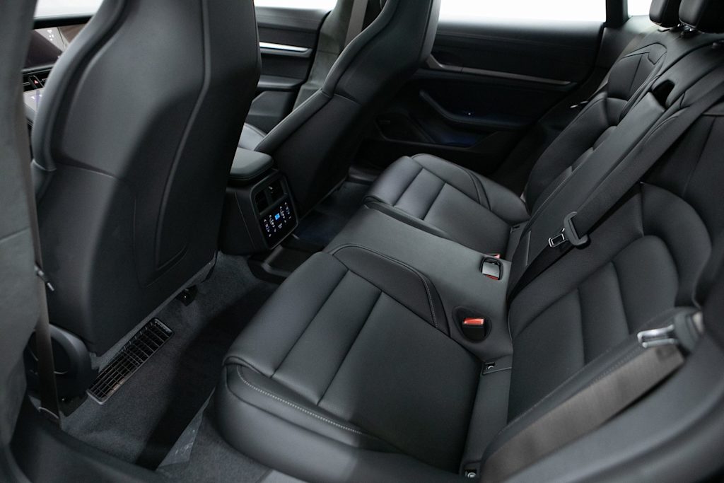 Thumbnail: 2026 Porsche Taycan - 11