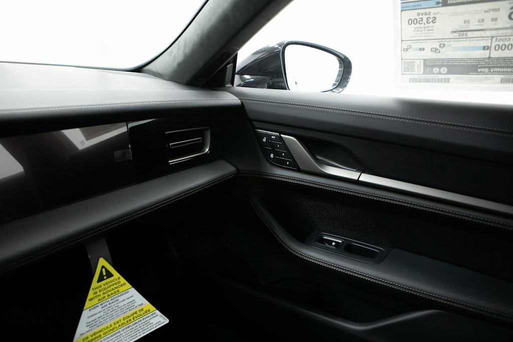 Thumbnail: 2026 Porsche Taycan - 27