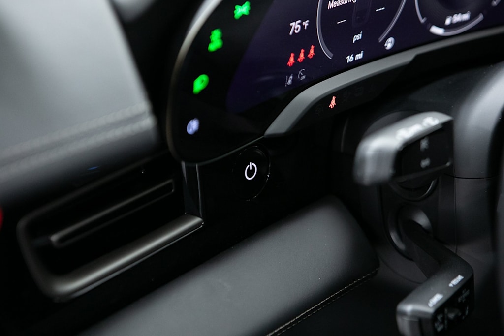 Thumbnail: 2026 Porsche Taycan - 24