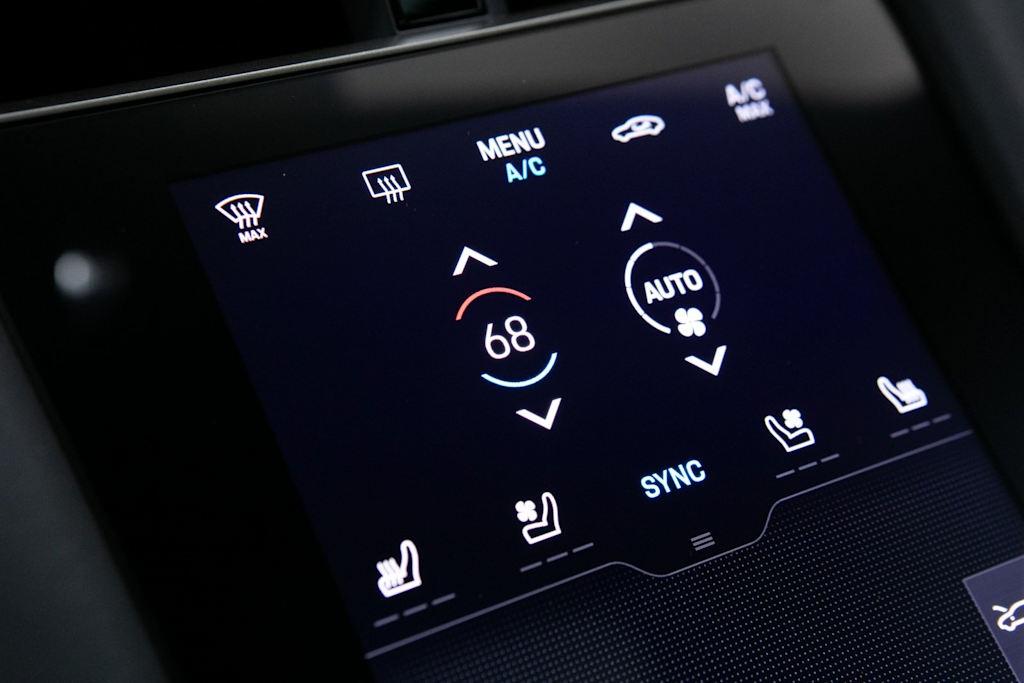 Thumbnail: 2026 Porsche Taycan - 25