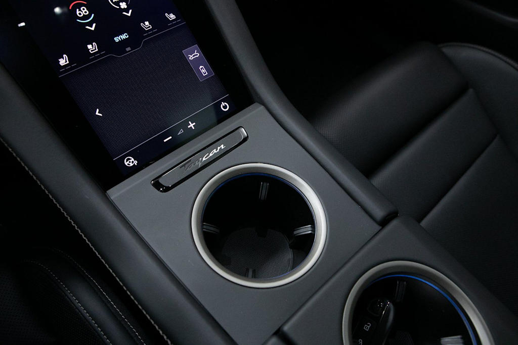 Thumbnail: 2026 Porsche Taycan - 26