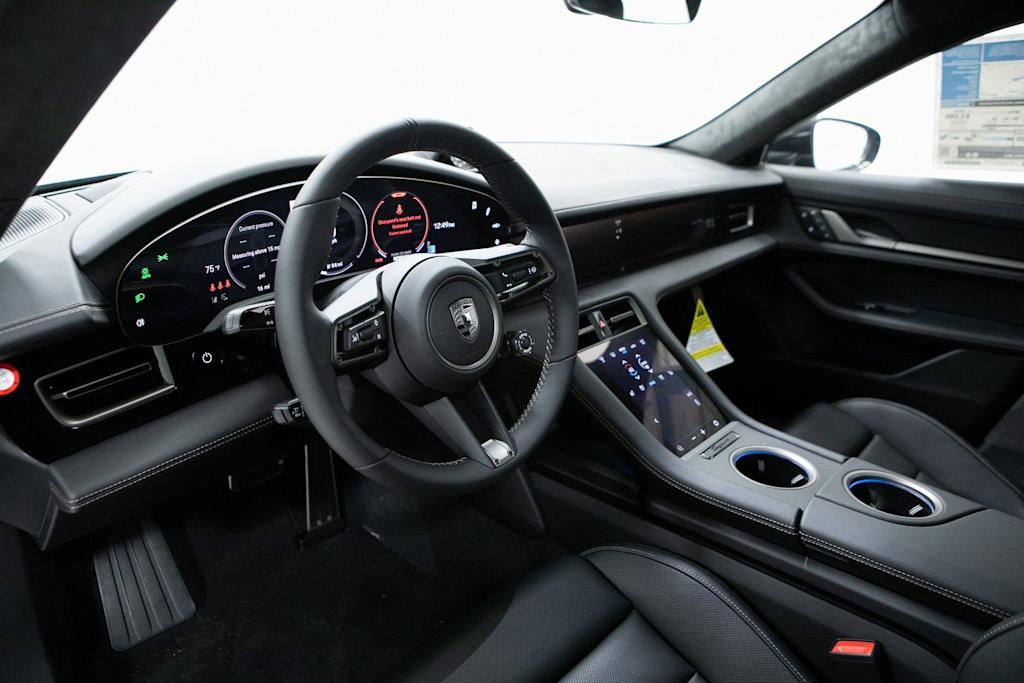 Thumbnail: 2026 Porsche Taycan - 2