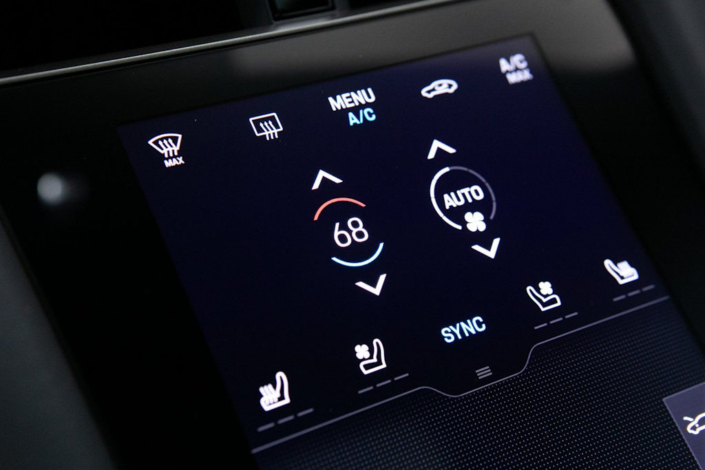 Thumbnail: 2026 Porsche Taycan - 25