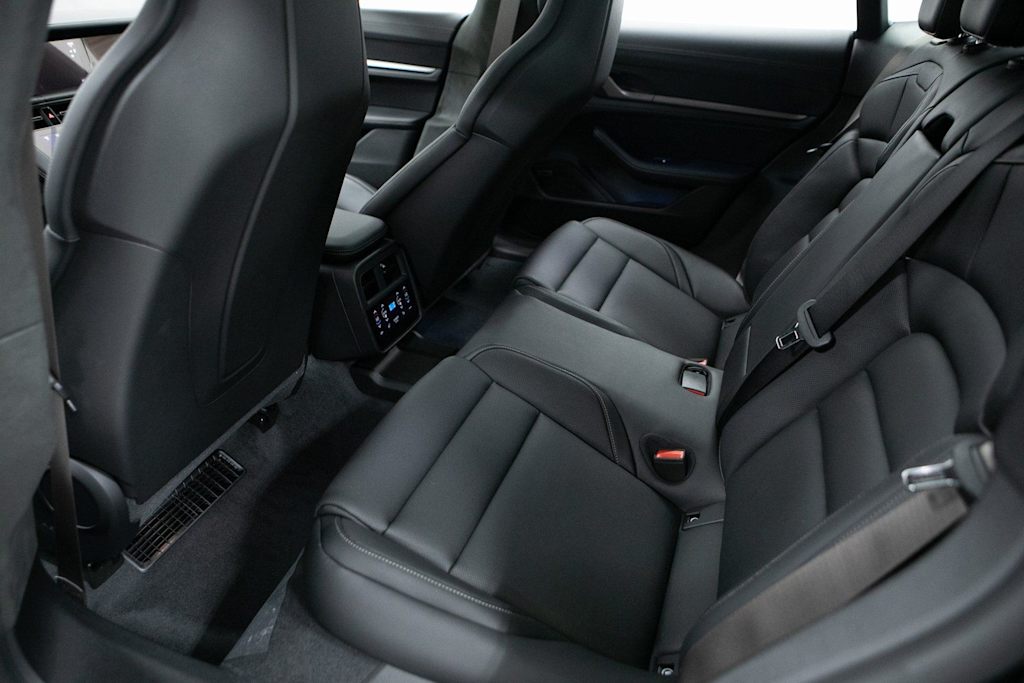 Thumbnail: 2026 Porsche Taycan - 11