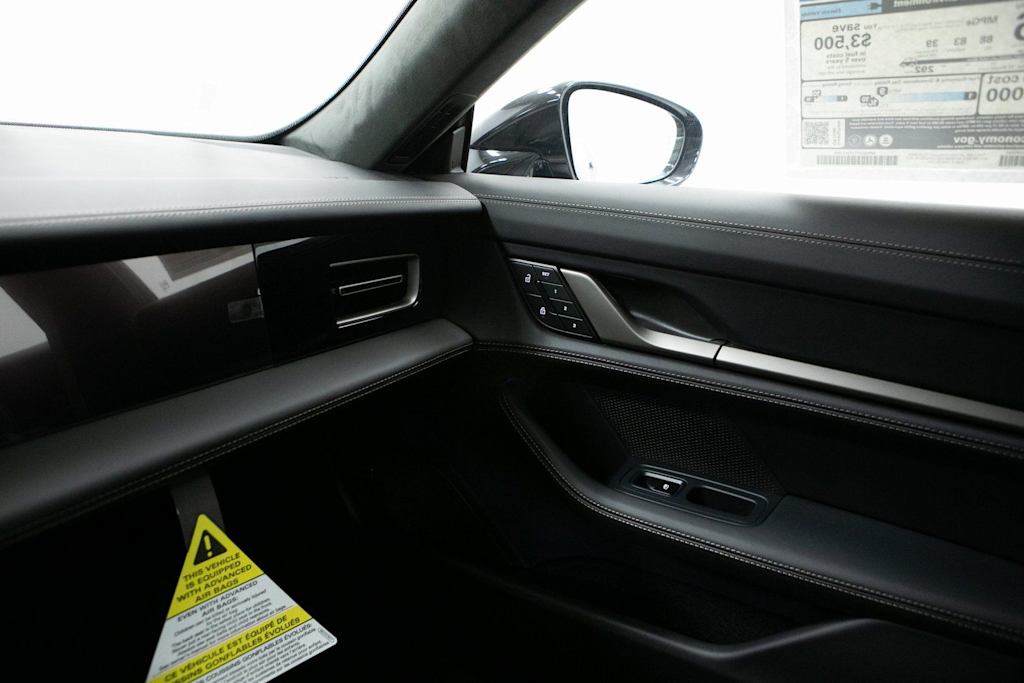 Thumbnail: 2026 Porsche Taycan - 27