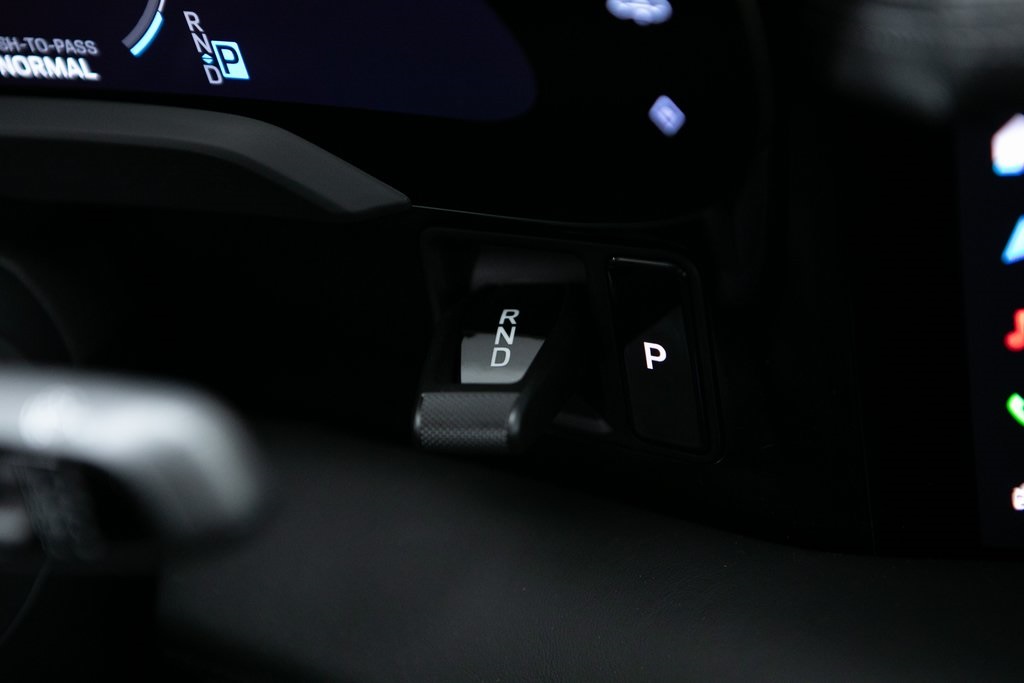 Thumbnail: 2025 Porsche Taycan - 33