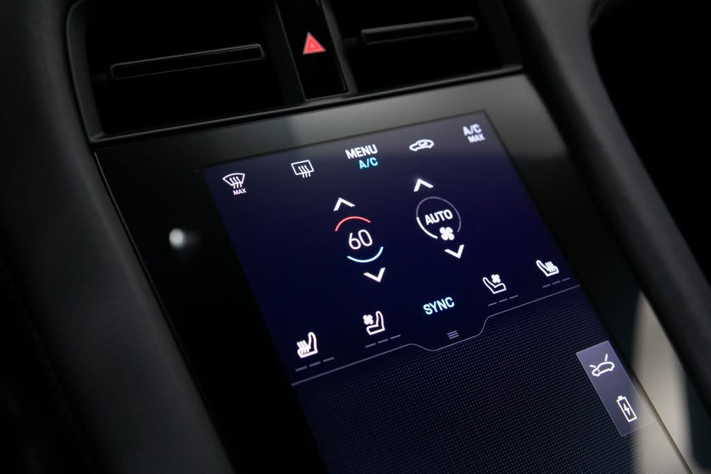 Thumbnail: 2025 Porsche Taycan - 29