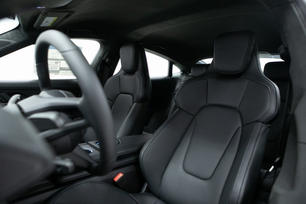 Thumbnail: 2025 Porsche Taycan - 9