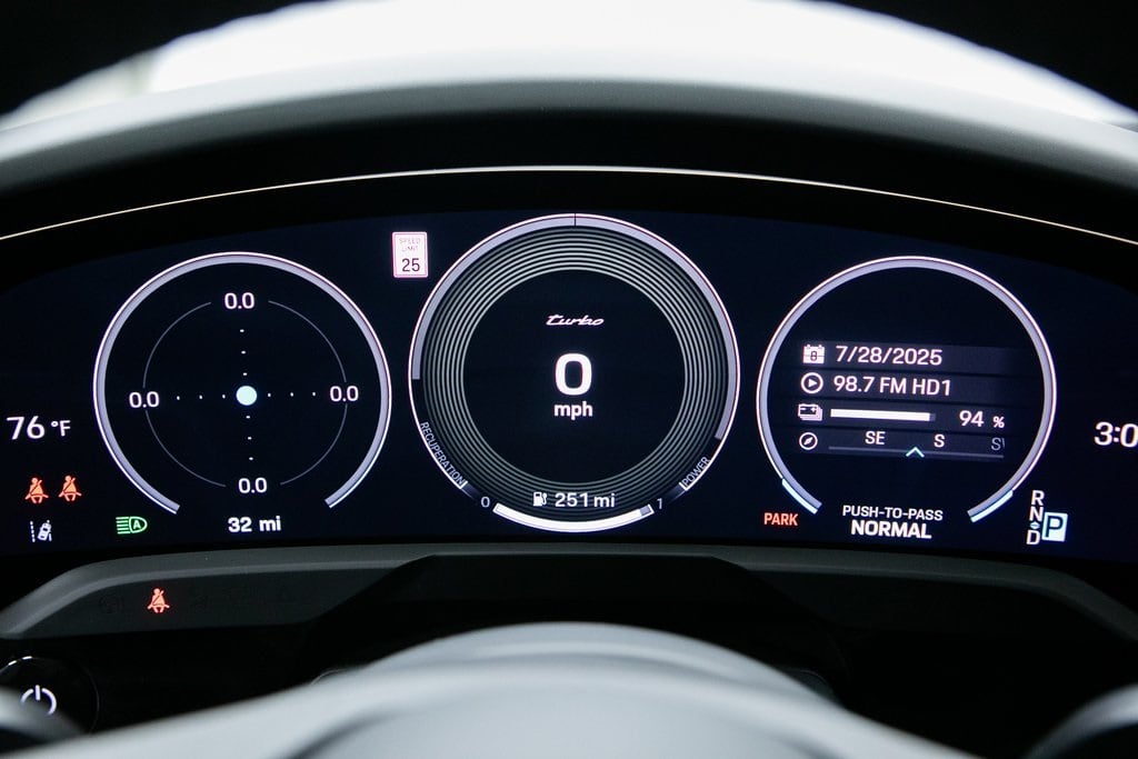 Thumbnail: 2025 Porsche Taycan - 12