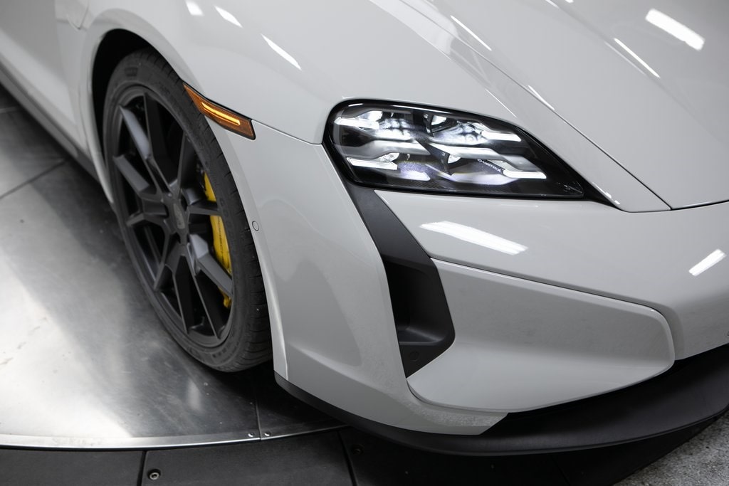 Thumbnail: 2025 Porsche Taycan - 6