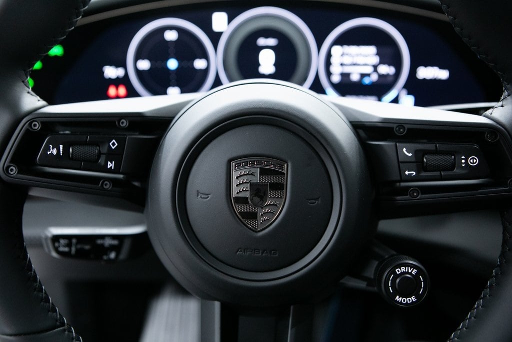 Thumbnail: 2025 Porsche Taycan - 19