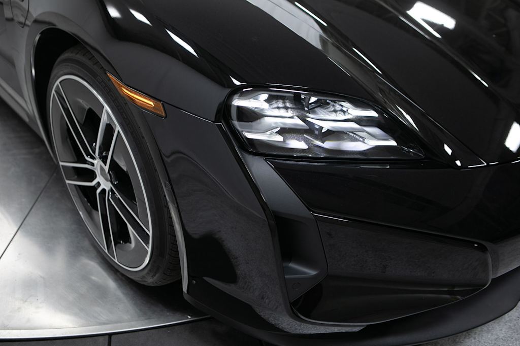 Thumbnail: 2026 Porsche Taycan - 7