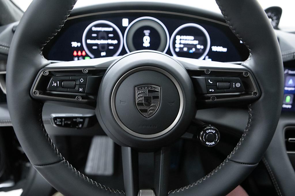Thumbnail: 2026 Porsche Taycan - 20