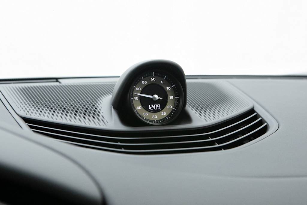 Thumbnail: 2026 Porsche Taycan - 26