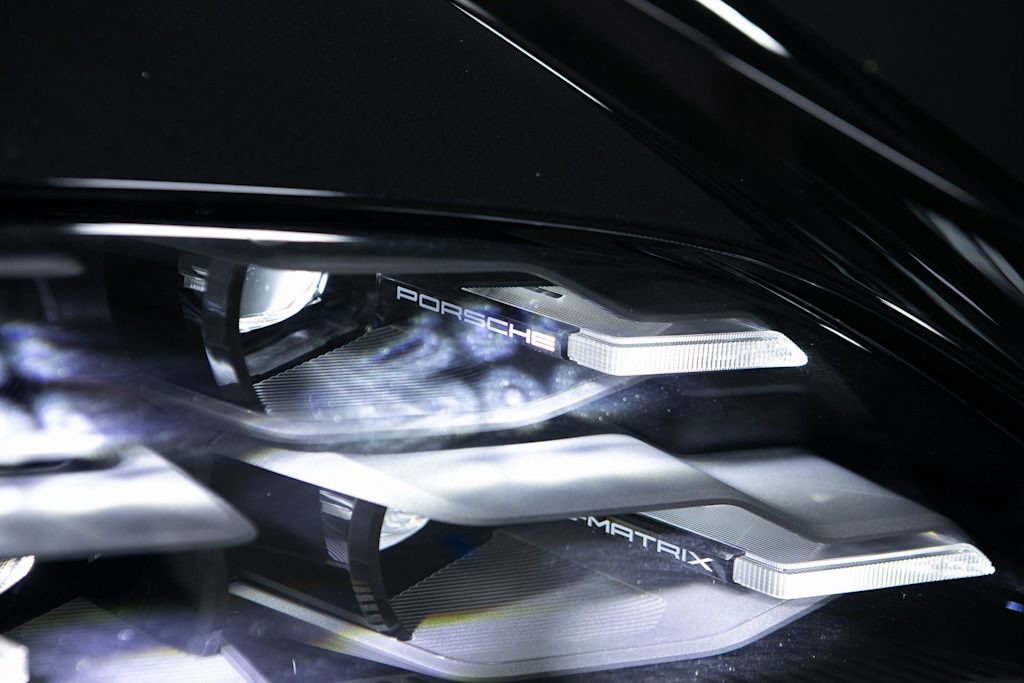 Thumbnail: 2026 Porsche Taycan - 31
