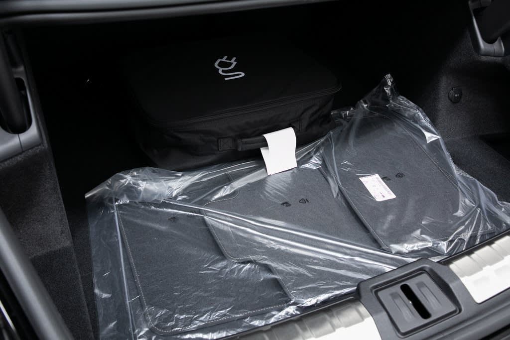 Thumbnail: 2025 Porsche Taycan - 12