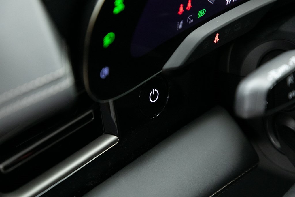 Thumbnail: 2025 Porsche Taycan - 24