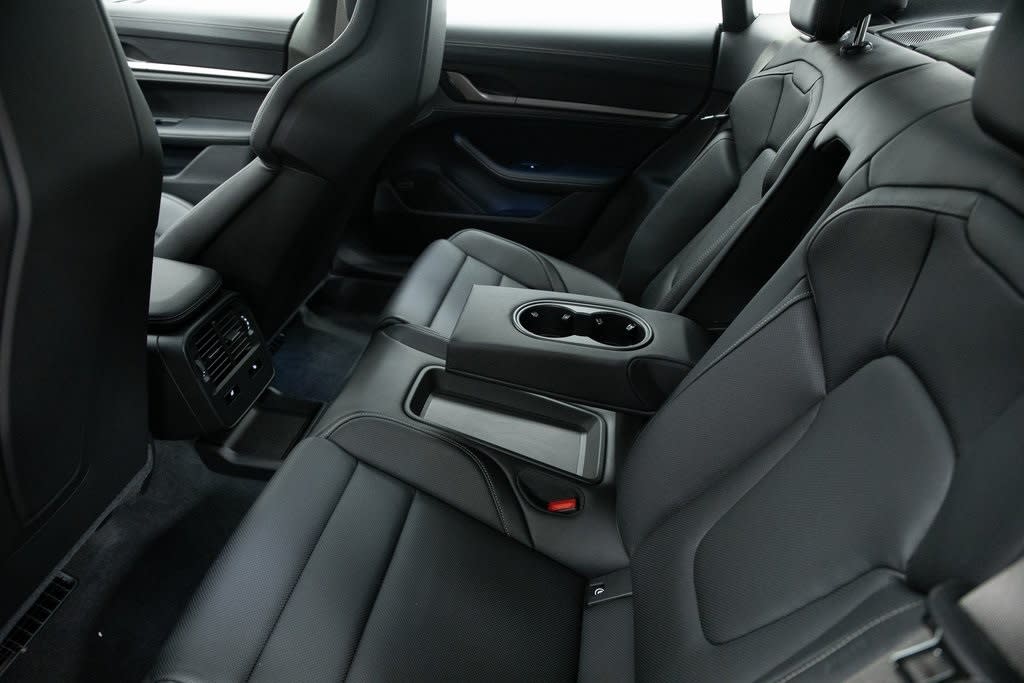 Thumbnail: 2025 Porsche Taycan - 31