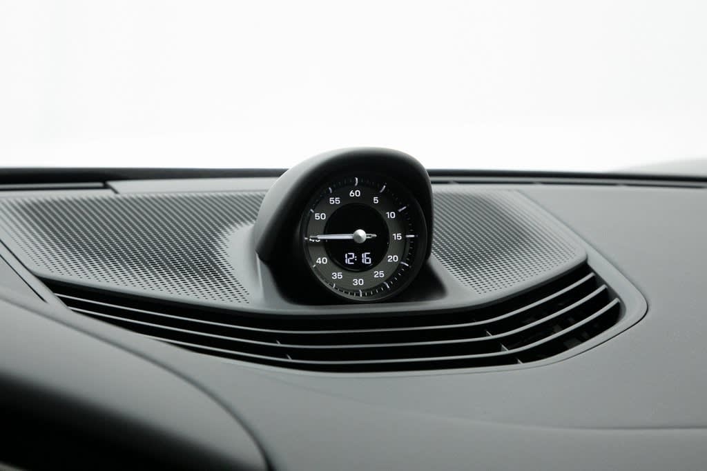 Thumbnail: 2025 Porsche Taycan - 28