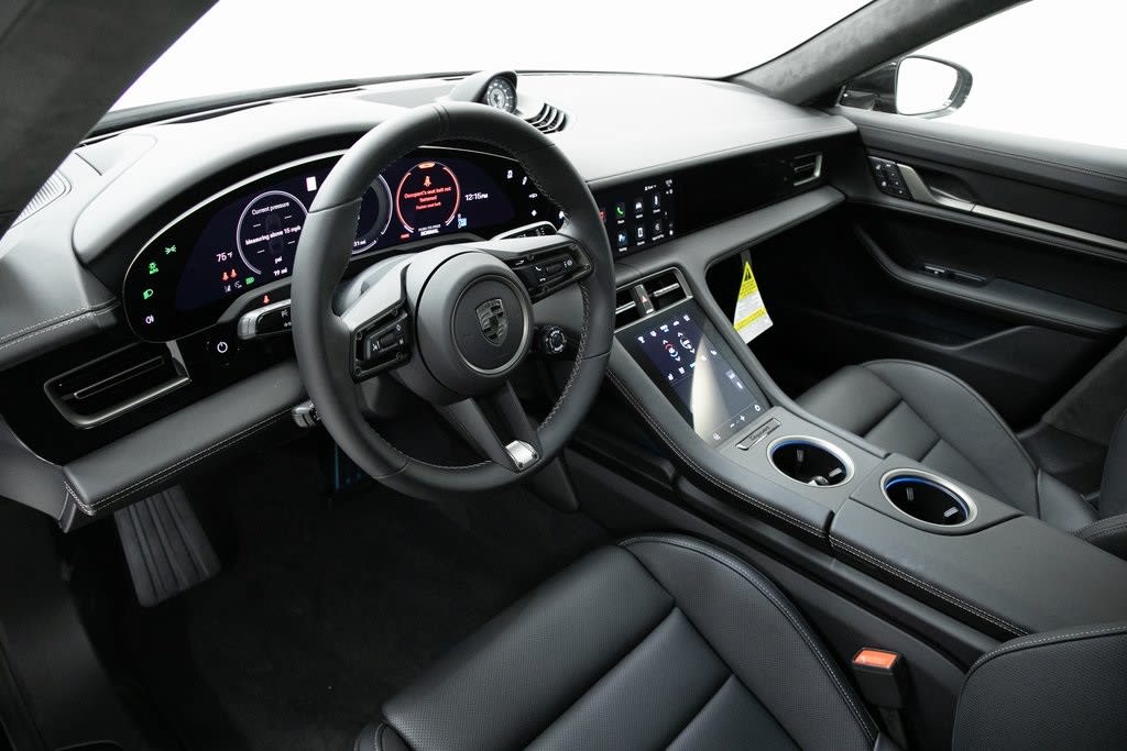 Thumbnail: 2025 Porsche Taycan - 2