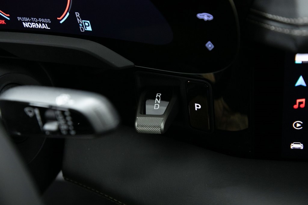 Thumbnail: 2025 Porsche Taycan - 29