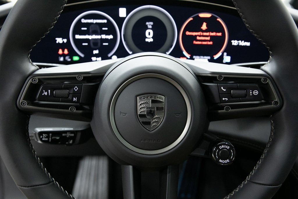 Thumbnail: 2025 Porsche Taycan - 19