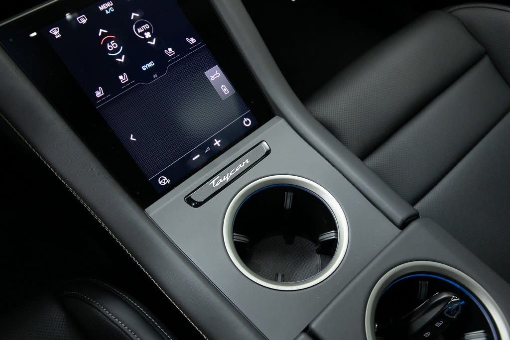 Thumbnail: 2025 Porsche Taycan - 26