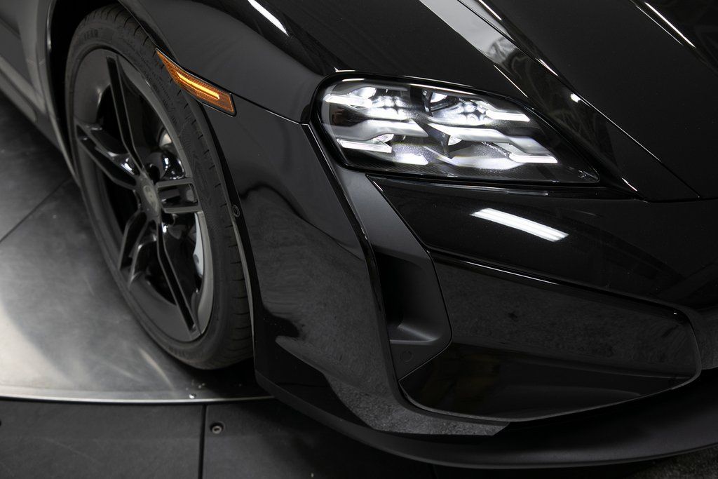 Thumbnail: 2025 Porsche Taycan - 18