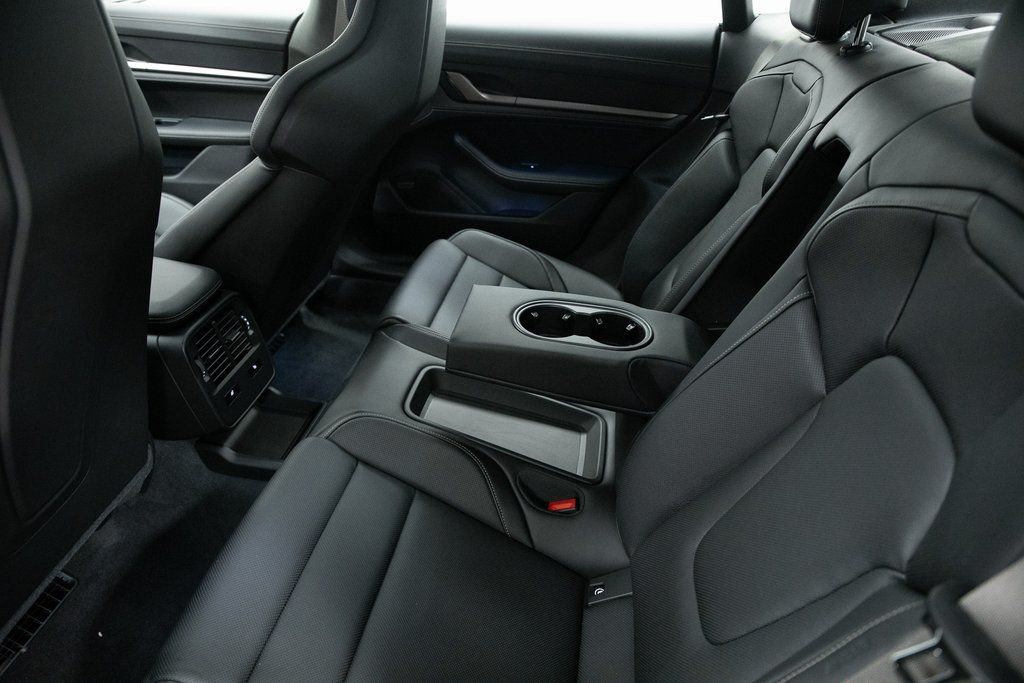 Thumbnail: 2025 Porsche Taycan - 31