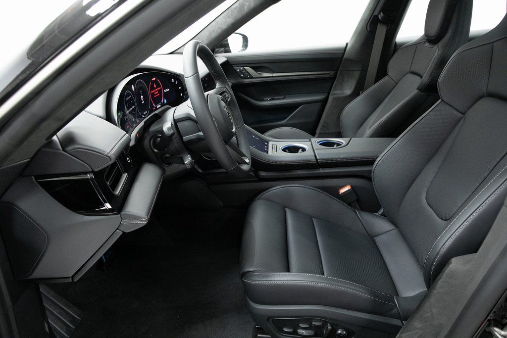 Thumbnail: 2025 Porsche Taycan - 8