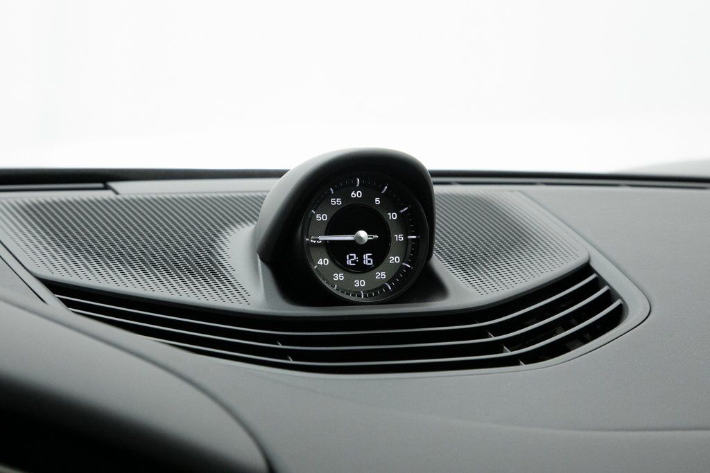 Thumbnail: 2025 Porsche Taycan - 28