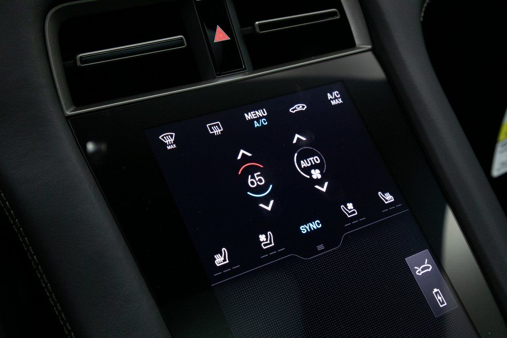 Thumbnail: 2025 Porsche Taycan - 25