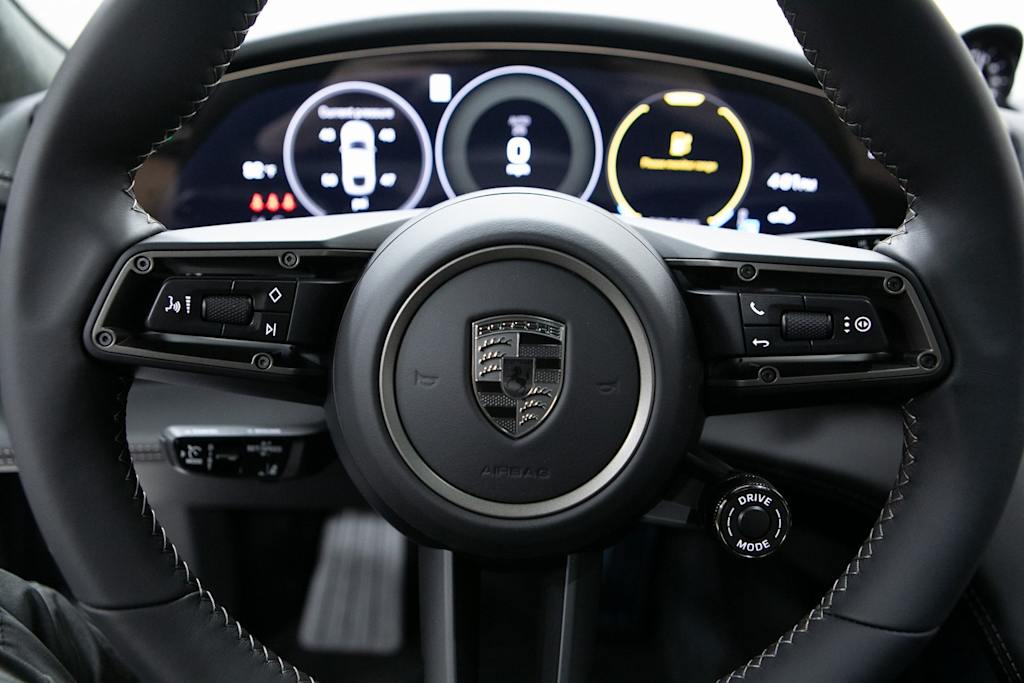 Thumbnail: 2026 Porsche Taycan - 17