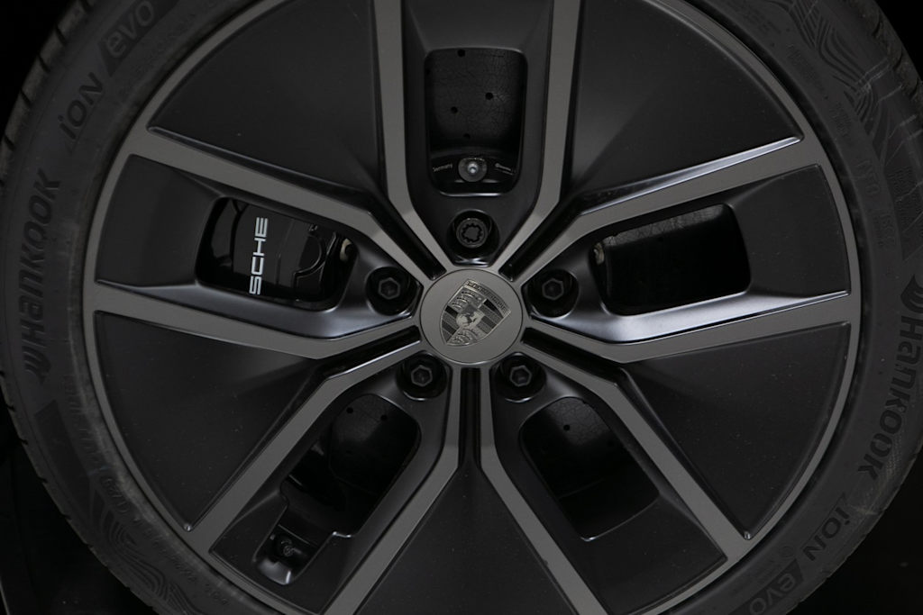 Thumbnail: 2026 Porsche Taycan - 4