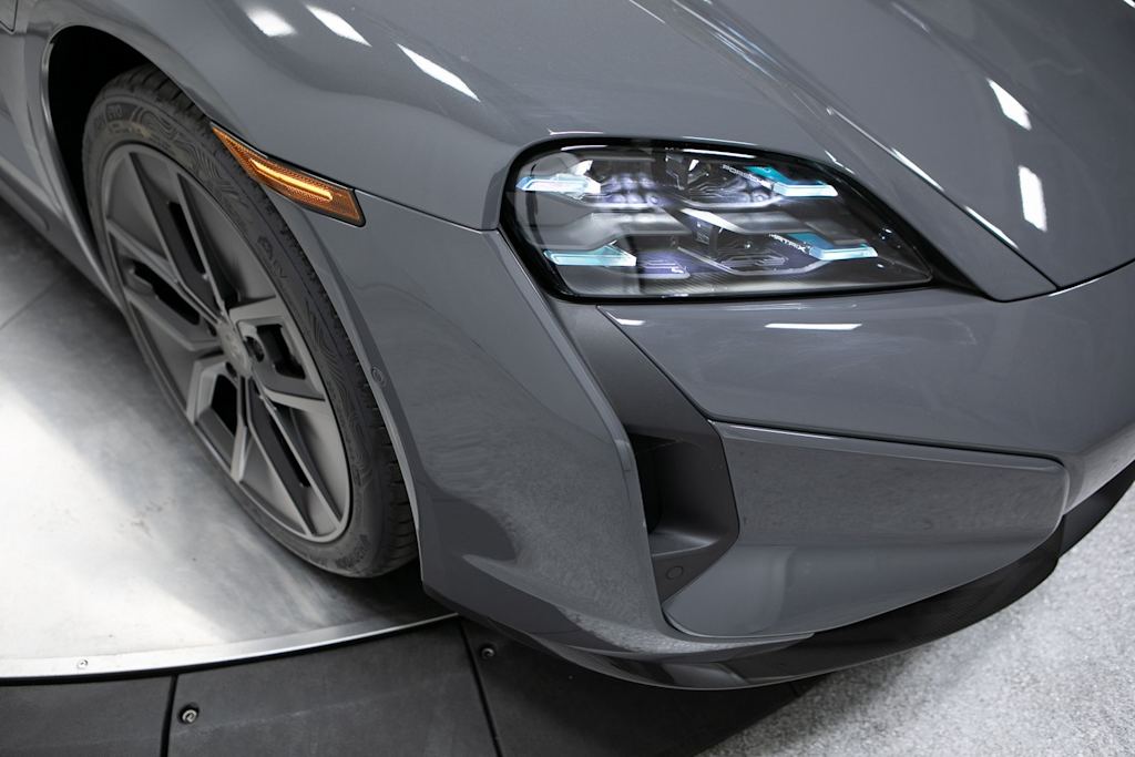 Thumbnail: 2026 Porsche Taycan - 16