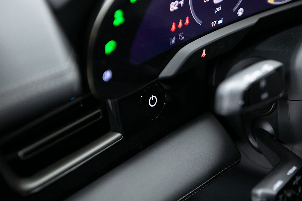 Thumbnail: 2026 Porsche Taycan - 23