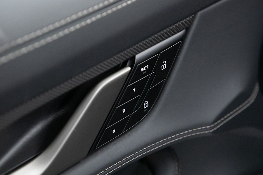 Thumbnail: 2026 Porsche Taycan - 22