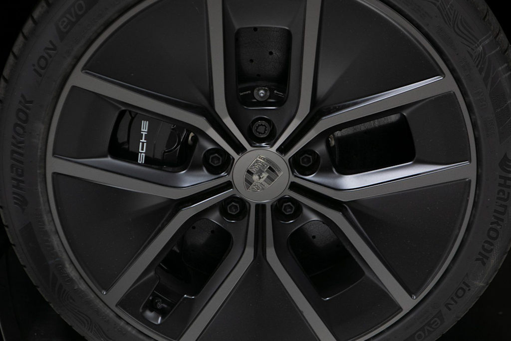 Thumbnail: 2026 Porsche Taycan - 7