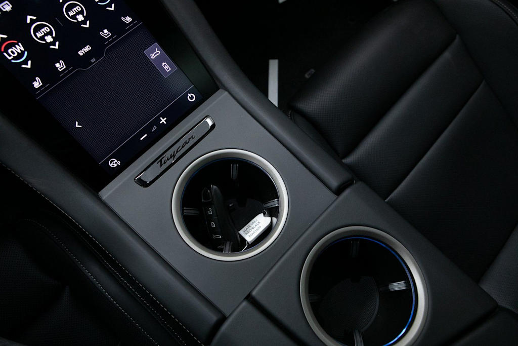 Thumbnail: 2026 Porsche Taycan - 25