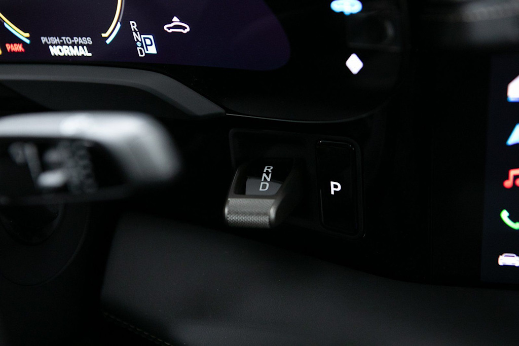 Thumbnail: 2026 Porsche Taycan - 28