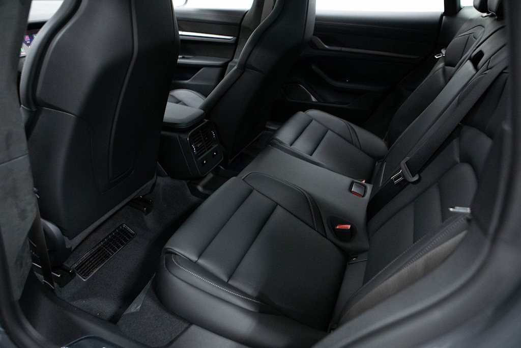 Thumbnail: 2026 Porsche Taycan - 11