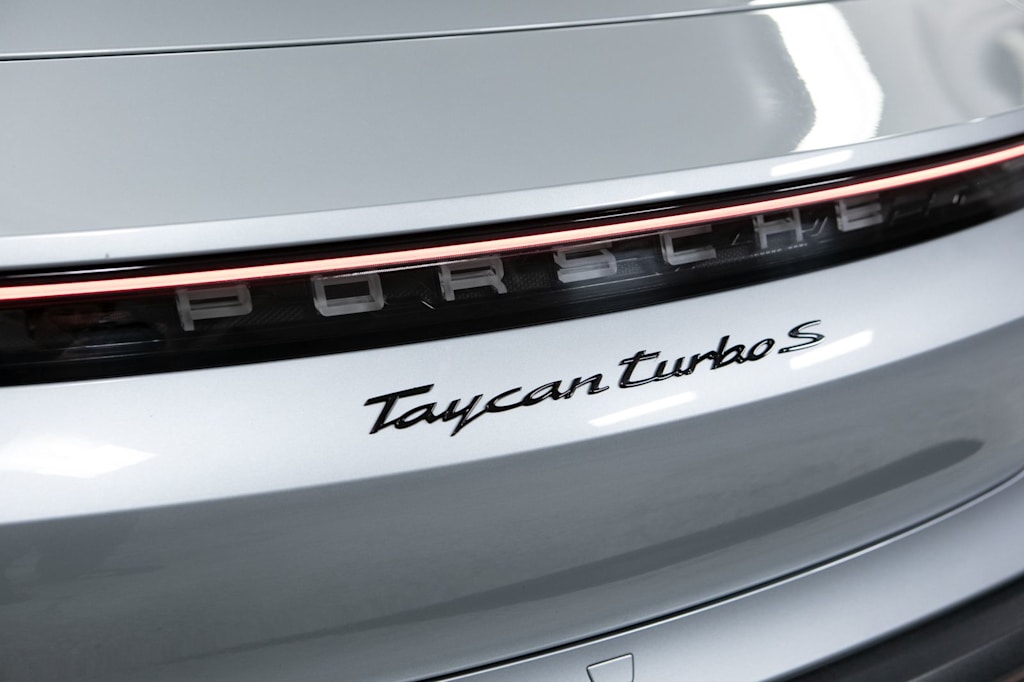 Thumbnail: 2021 Porsche Taycan - 22
