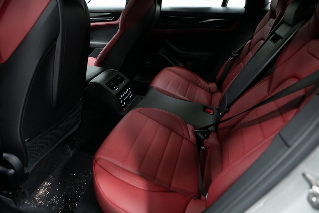 Thumbnail: 2026 Porsche Panamera - 11