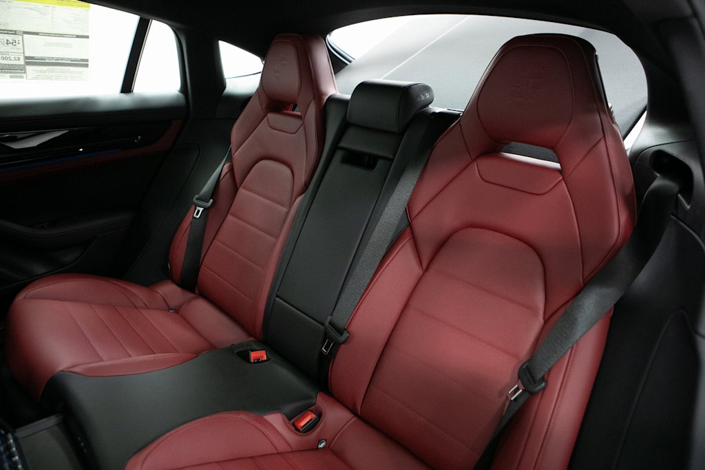 Thumbnail: 2026 Porsche Panamera - 31